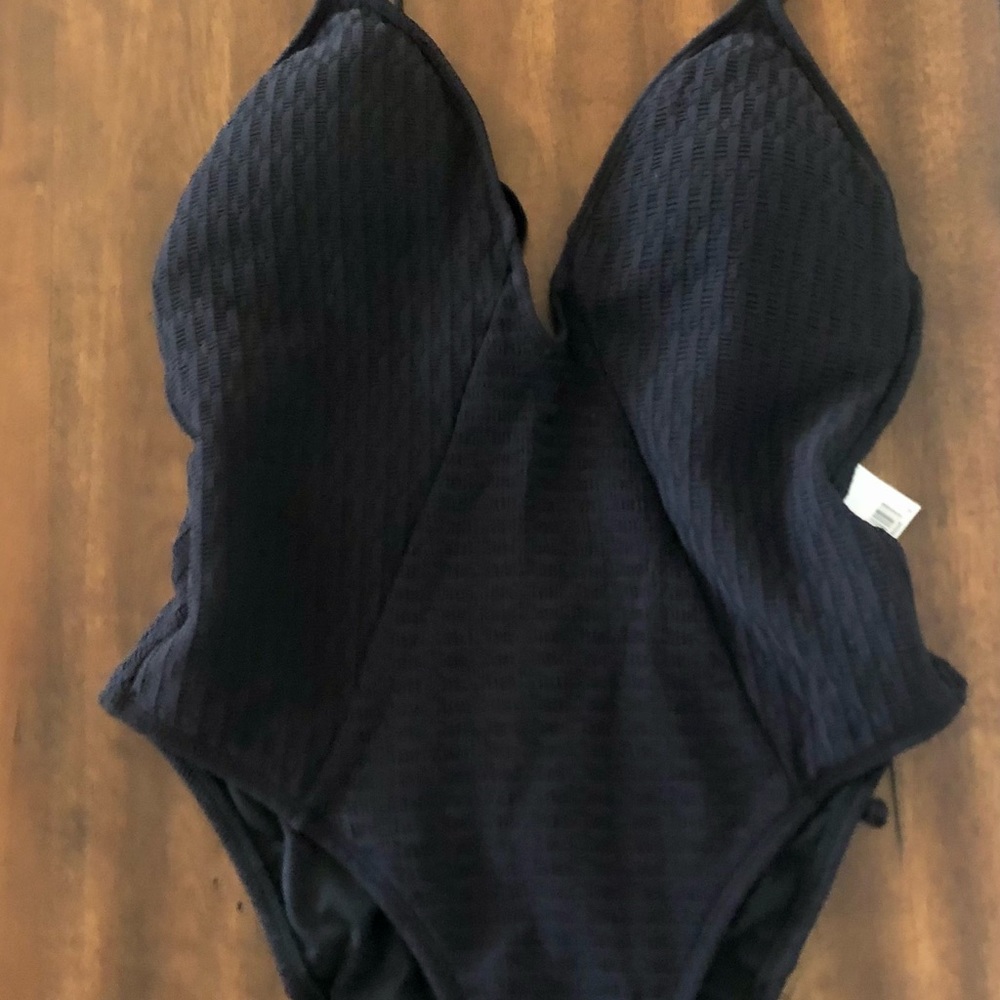 NWT Lucky Brand Chic Plunging One Piece L - Picture 3 of 9